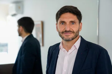 kEWw6zT5W_360x240__1