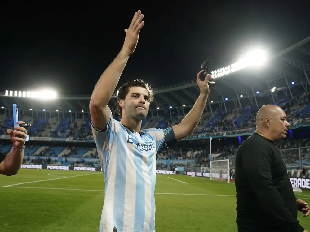 -RKTZFKNG_2000x1500__1