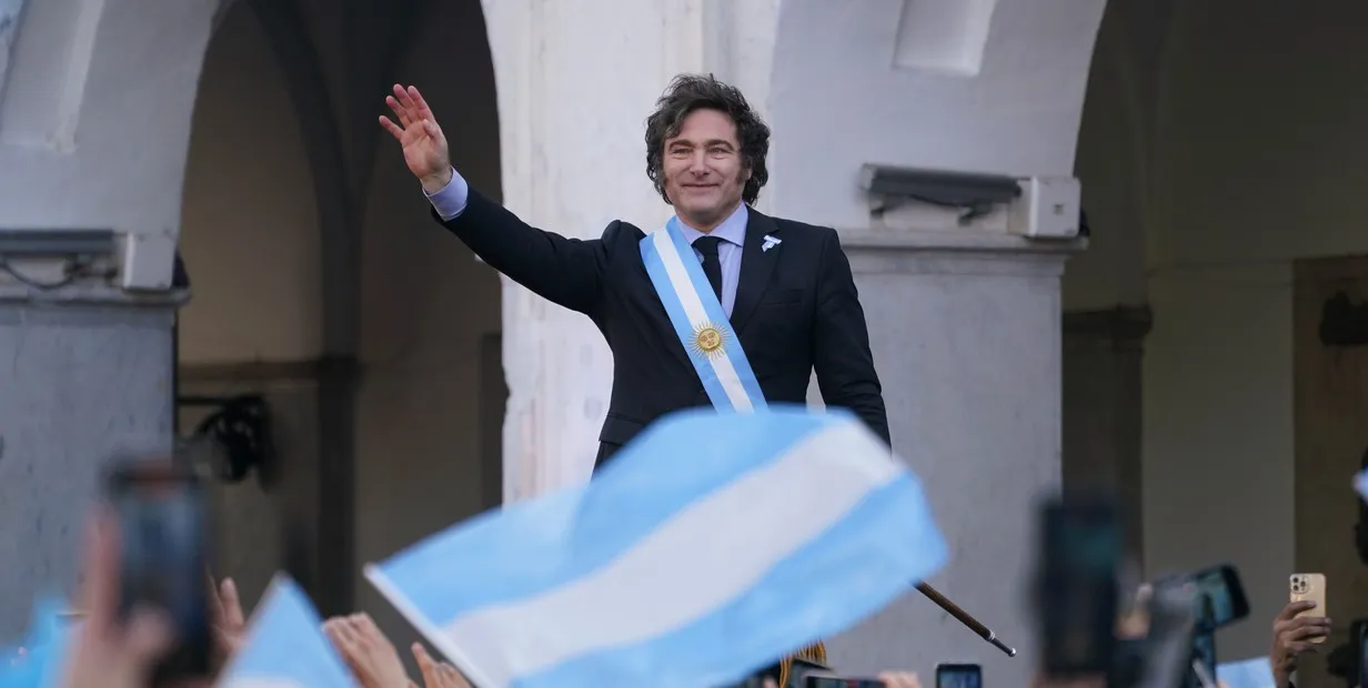 qw-vGEfqN_1256x620__3