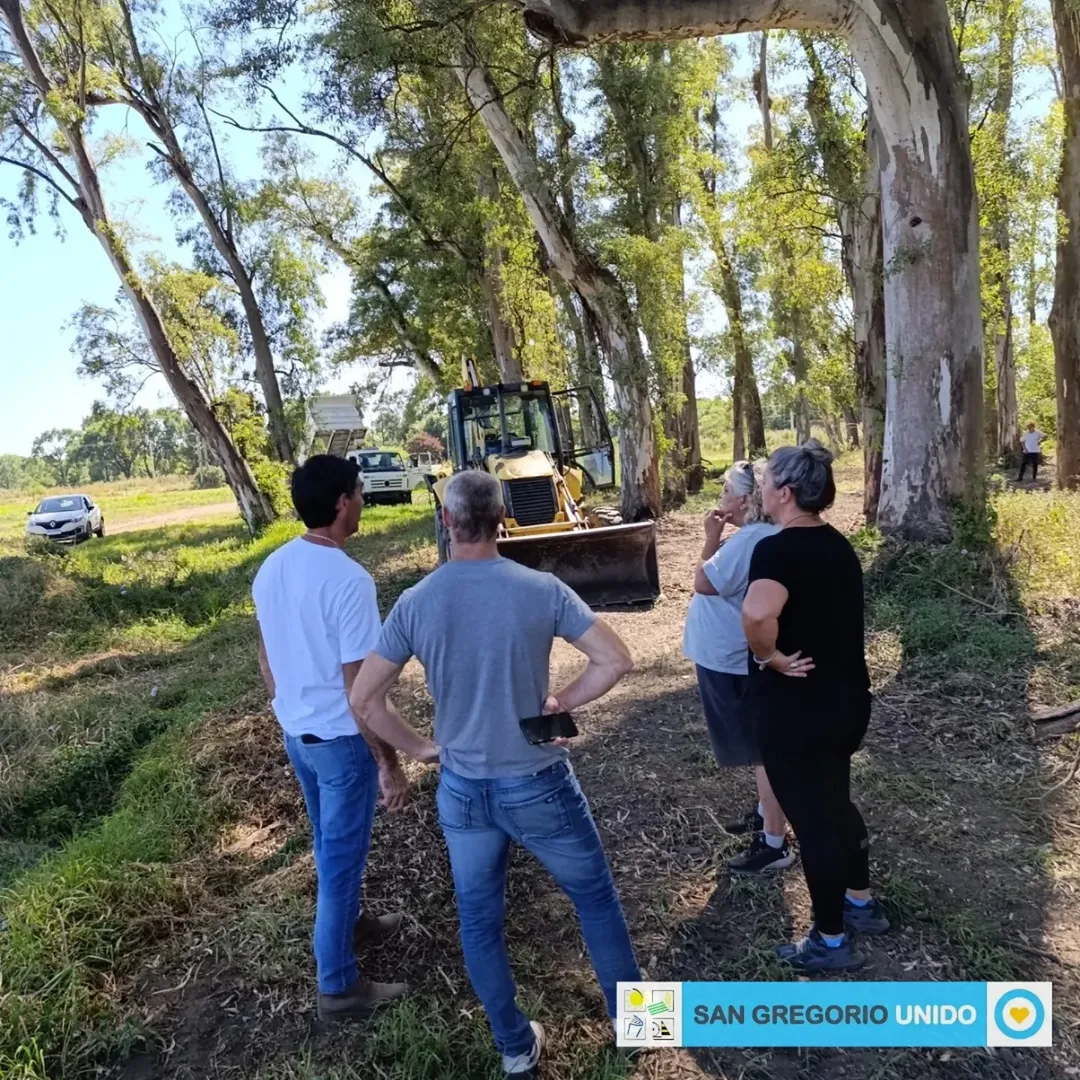 Nos encontramos trabajando junto a ESTACION ECUESTRE en el armado del predio destinado a equitación. Dentro de los trabajos planteados por la Asociación, comenzamos con las tareas de limpieza dentro del sector 