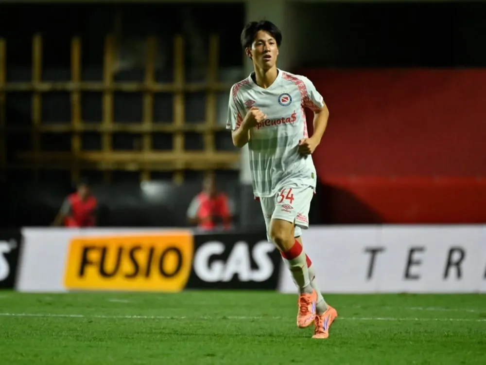 gzMryXKv1_2000x1500__1