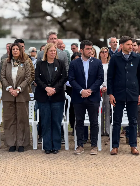 TODO EL EMPUJE DE VENADO TUERTO 💪🏼🚜Junto al gobernador @maxipullaro y la vicegobernadora @gis (2)