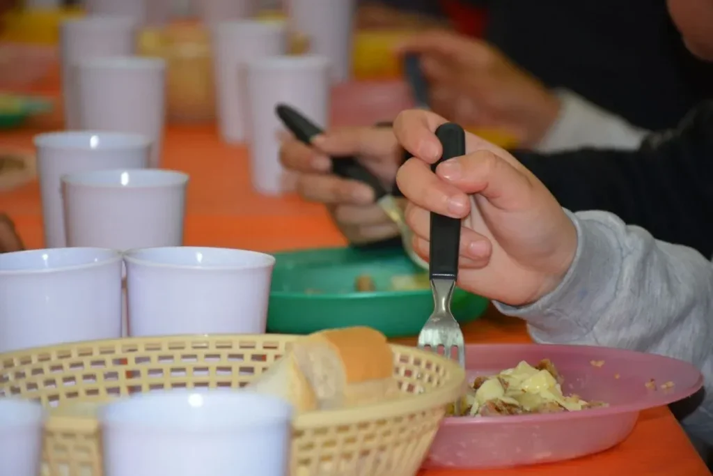 Comerdores-Ninos-Comida-1024x683