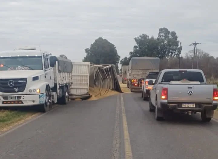 Camion-volcado-Ruta-33