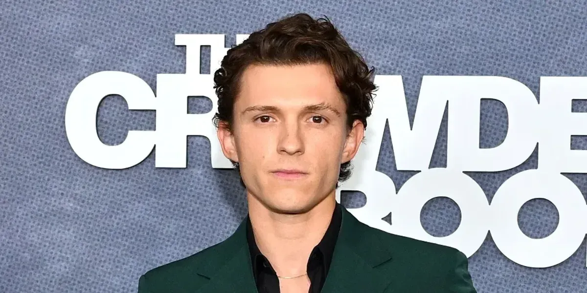 Tom-Holland-Era-sin-duda-adicto-al-alcohol-me-dio