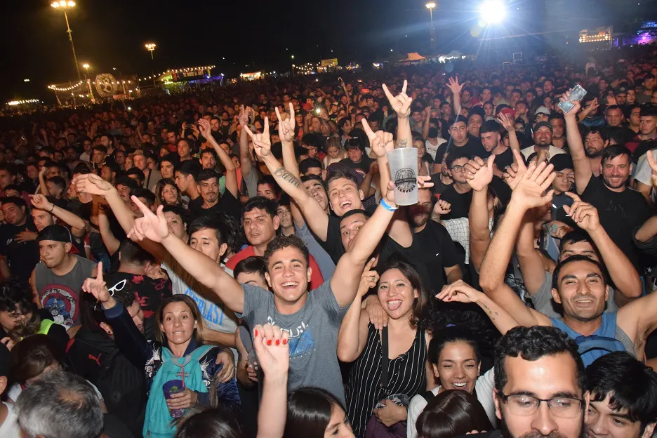 publico-fiesta-de-la-cerveza-godoy-cruz-1