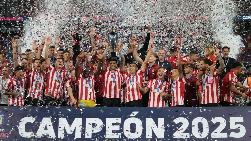 racing-club-v-estudiantes-final-torneo-clausura-betano-2025-scaled-e1765711779867