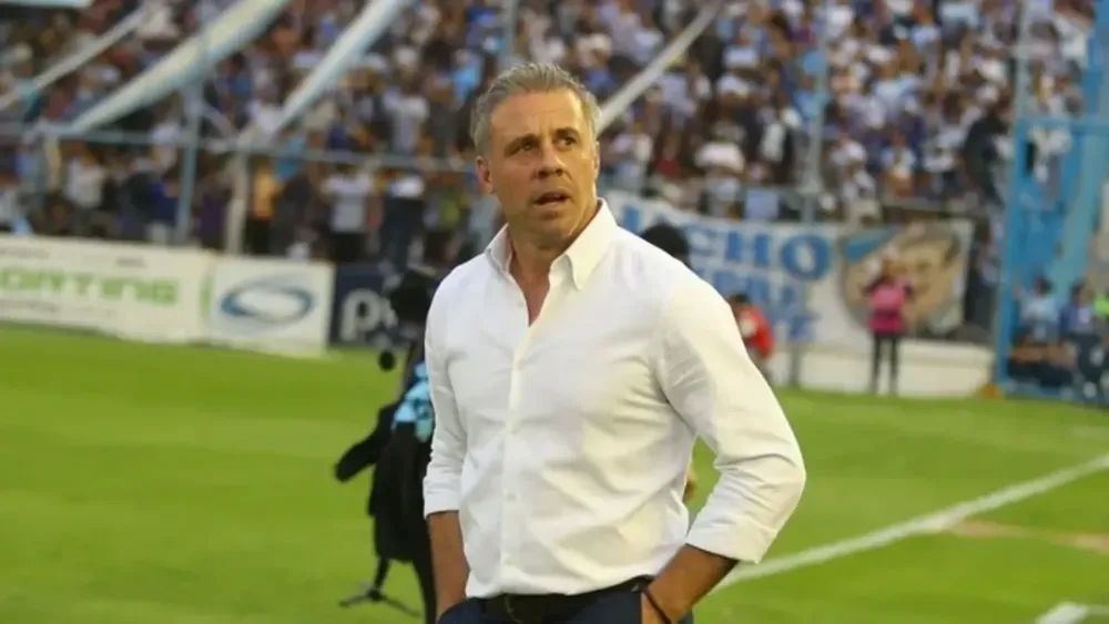 Fin-de-la-historia-Lucas-Pusineri-fue-despedido-de-Atletico-Tucuman