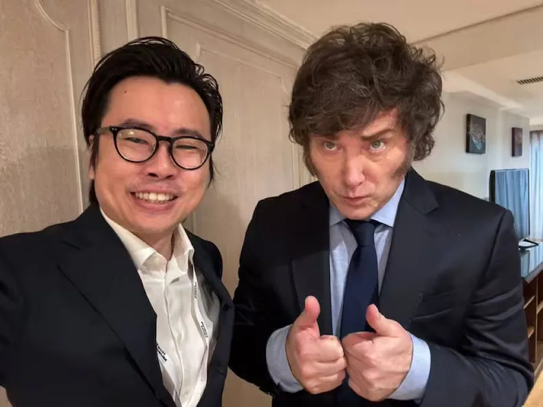 milei-con-julian-peh-el-responsable-de-kip-kpeqwetn4vdmvayaqlqxsrphwuavif