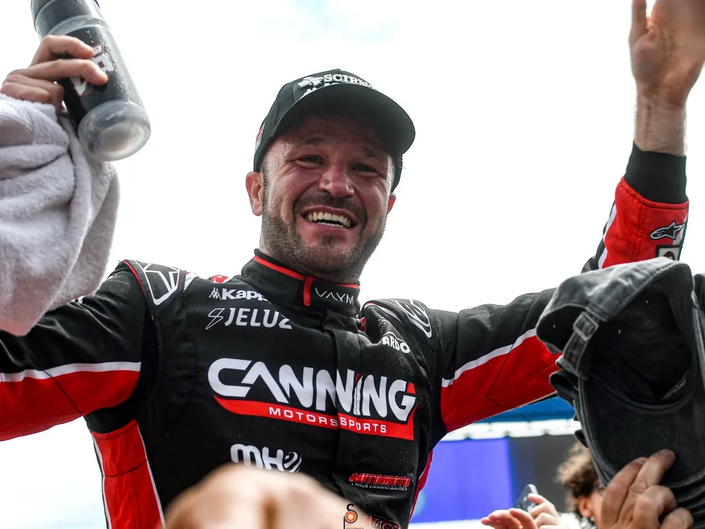 B8Hr4REiH_2000x1500__1