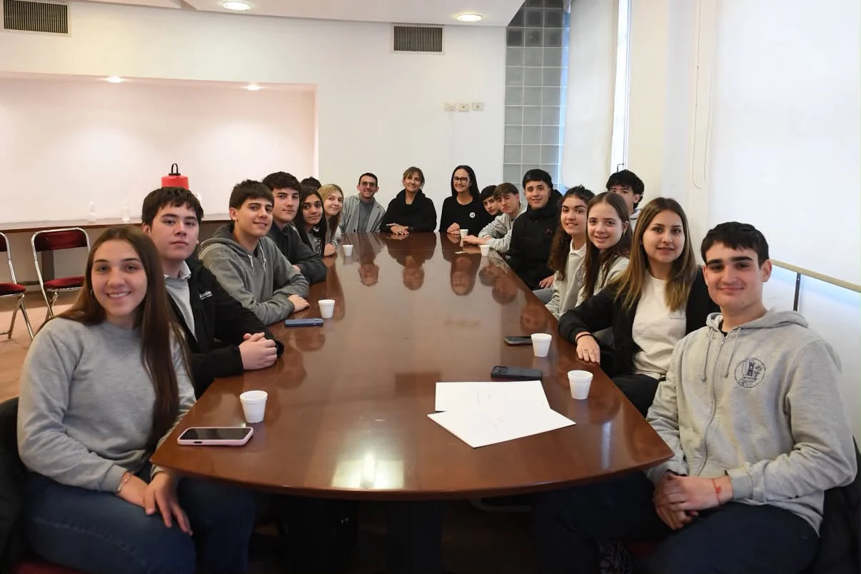 Estudiantes impulsan la señalización del cementerio de Melincué como Sitio de Memoria
