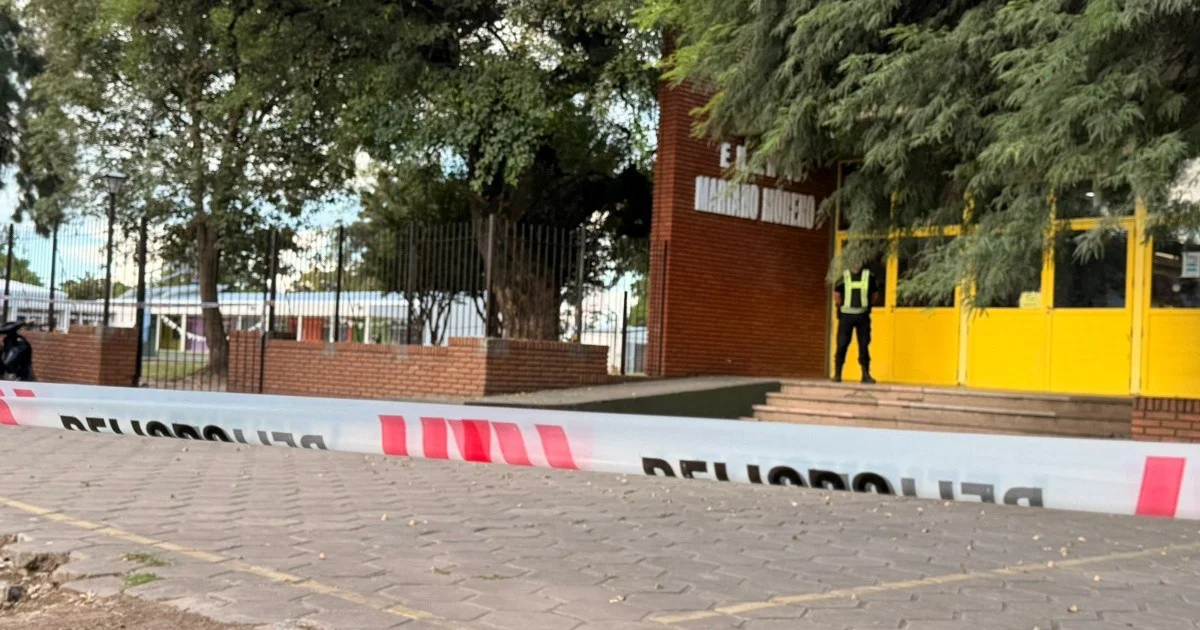 San Cristóbal: secuestraron un arma tras una foto de un alumno