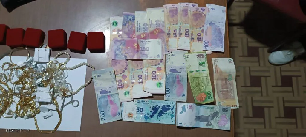 dinero_y_alhajas