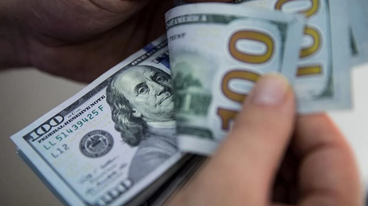Ahorrar en dólares también implica perder poder de compra