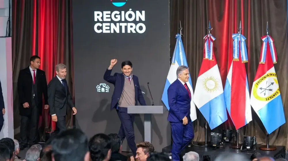 los-gobernadores-de-la-region-centro-foto-prensa-maximiliano-pullaro-S5ASNIBA75FRFBEJS4KV7SKHTI