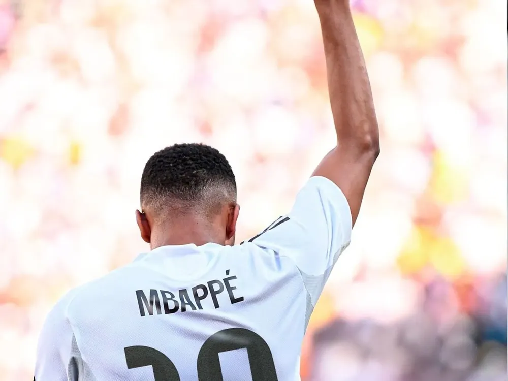 02L0jalTs_2000x1500__1