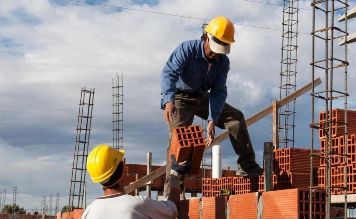 La economía bonaerense acumuló dos trimestres en caída