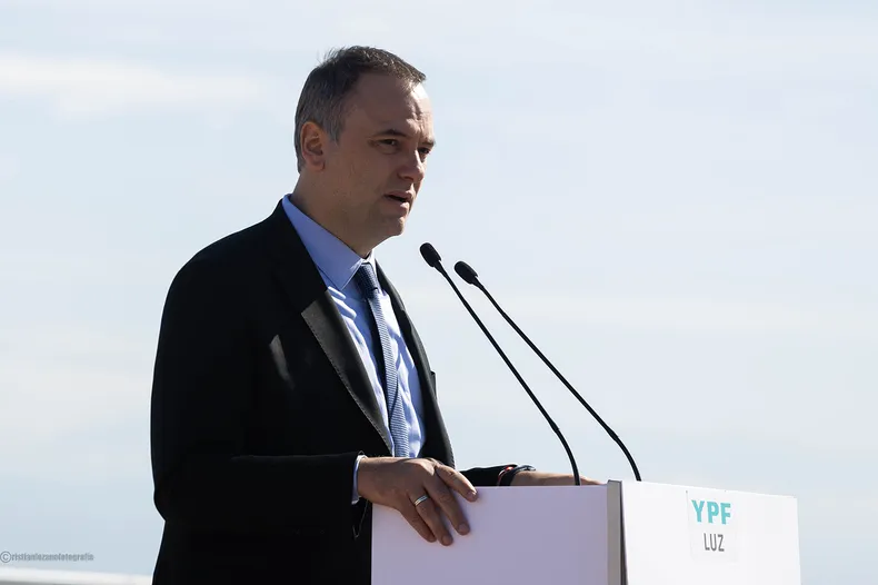 14-mayo-2026-ypf-luz-parque-solar-el-quemado-ypf-luz-adorni-discurso