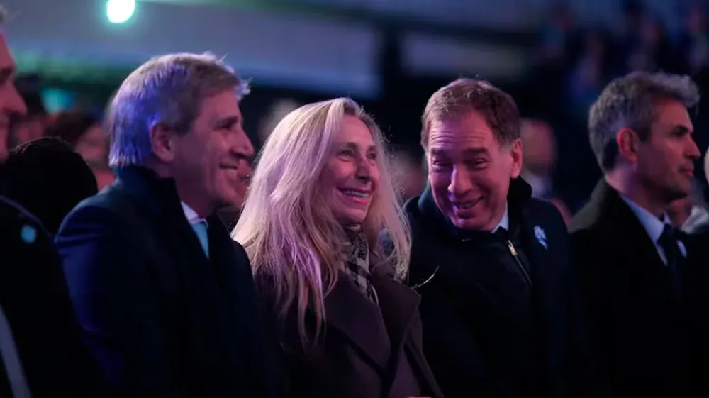 luis-caputo-karina-milei-y-diego-santilli-foto-presidencia-37V3UU5WQNCKLJDYQHAHZNQVUY