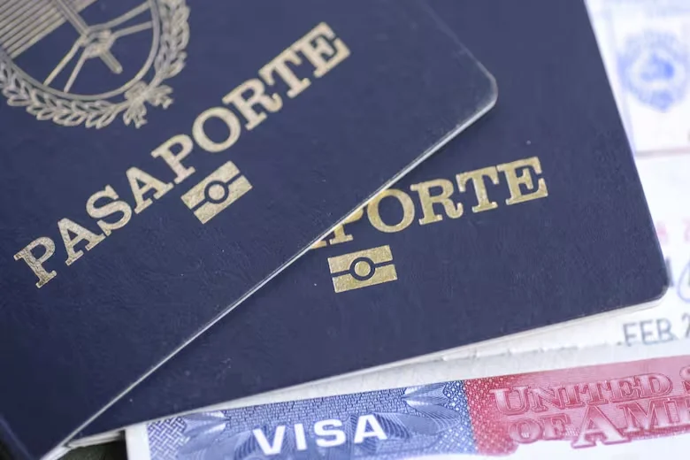 visas-estadounidenses-en-pasaportes-CDM3HSWXA5FPNIWQ4VCCM2NQ54