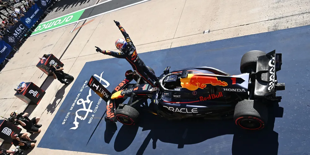 race-winner-max-verstappen-of-the-netherlands-and-oracle-news-photo-1760909137