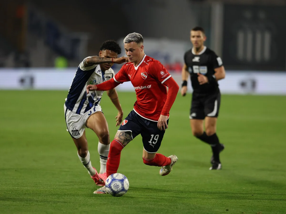 Independiente empató con Talleres y reclamó por un gol anulado