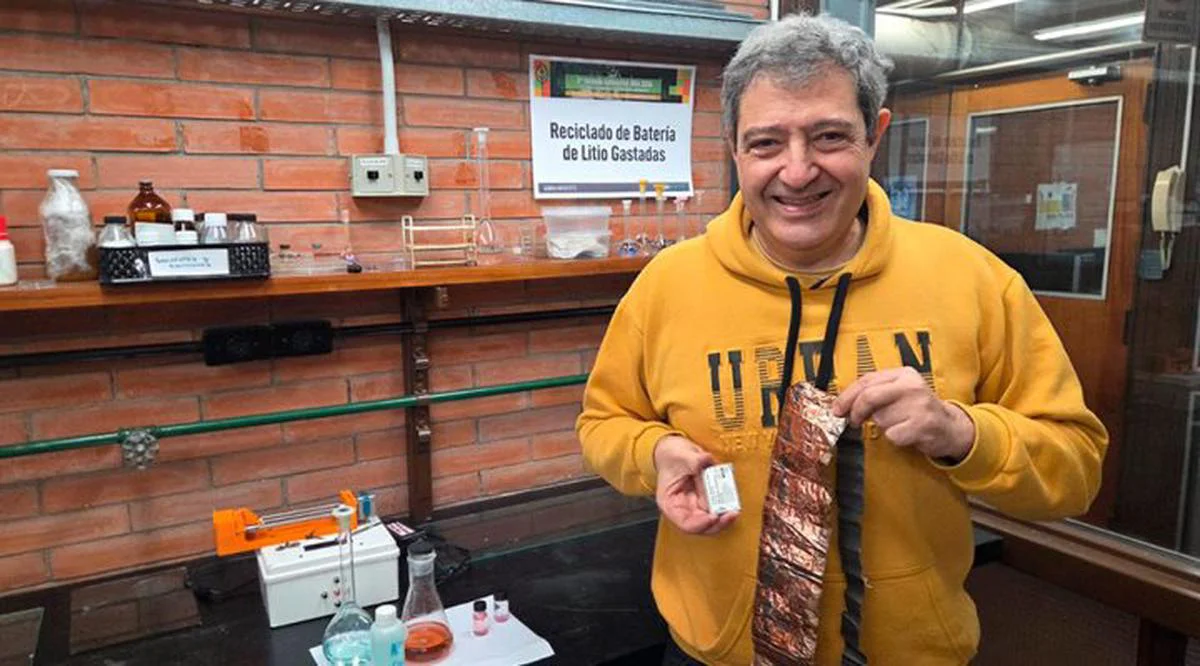 Distinguen a un investigador del CONICET por reciclar baterías de litio