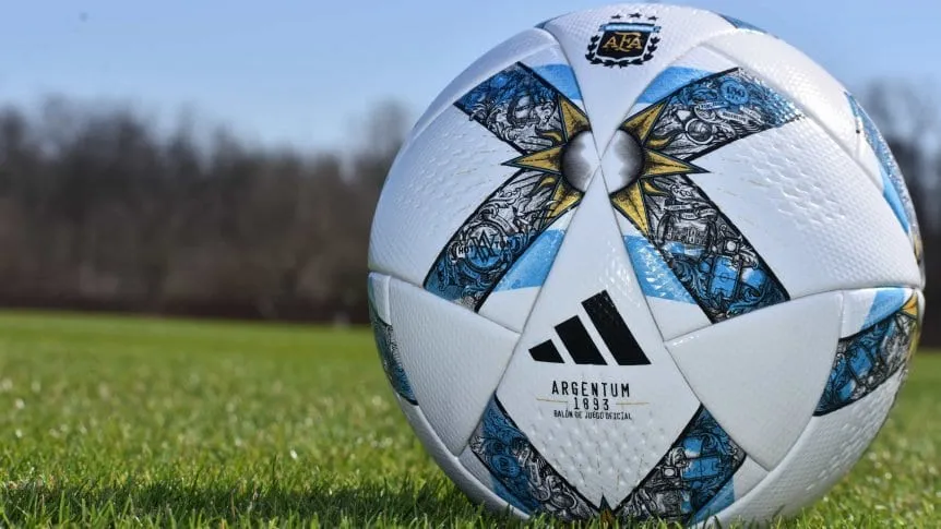 la-pelota-de-la-copa-liga-profesional-2023_862x485