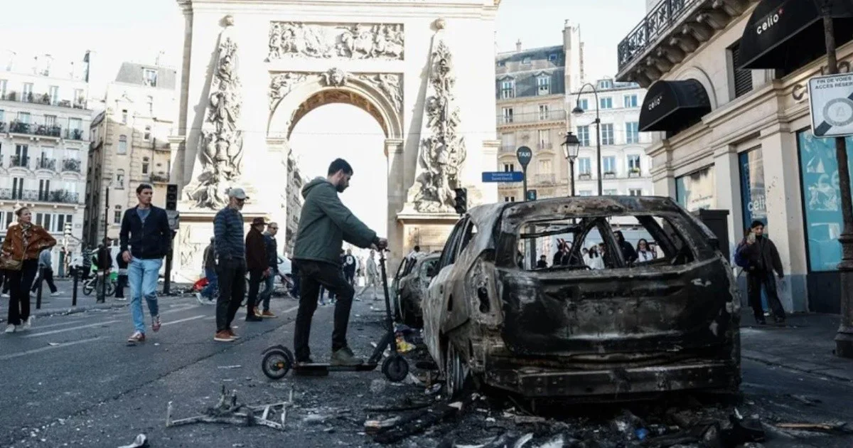Francia: 1.800 detenidos tras las protestas y expectativa por Macron