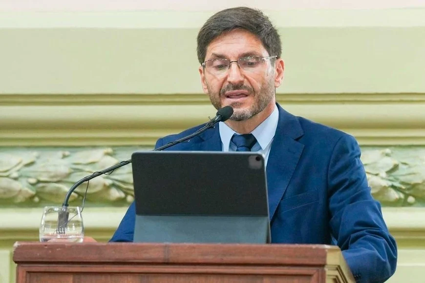 YUVF_zNqu_870x580__1