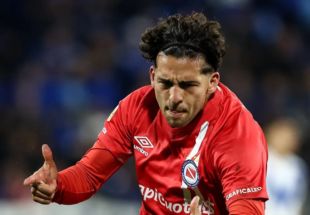 argentinos-velez-soy-deportes-scaled-e1763865839964