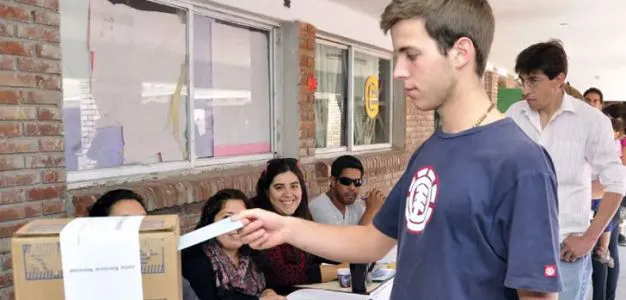 23-06-23-voto-adolescente-cordoba-elecciones-provinciales-1594853