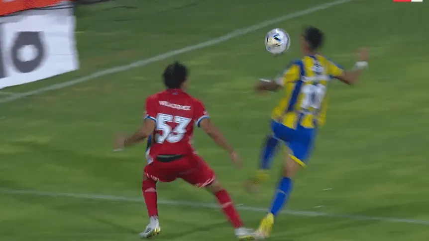 el-polemico-penal-que-falcon-perez-cobro-para-rosario-central-y-que-di-maria-transformo-en-gol_862x485