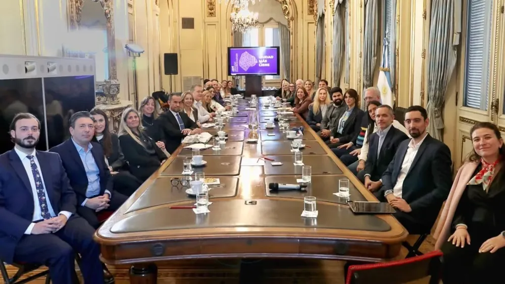 karina-milei-reunio-a-los-legisladores-portenos-de-lla-en-casa-rosada-foto-presidencia-GTC3ICHTENEKBH2O25HFBS362E