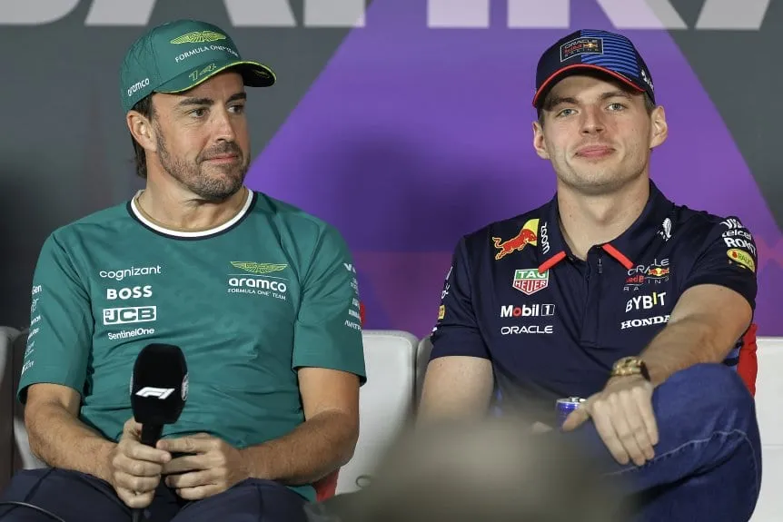 fernando-alonso-y-max-verstappen_w862