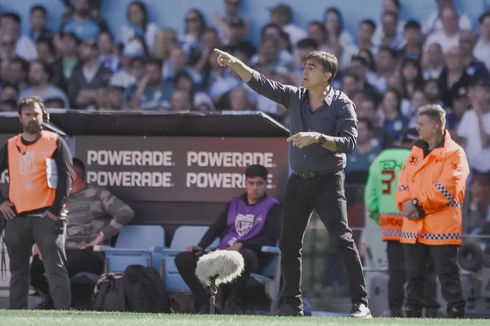 Gustavo-Quinteros-Independiente-Racing