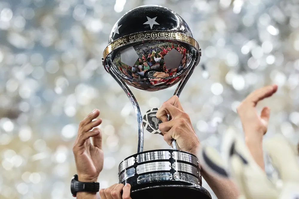 copa-sudamericana-trofeo