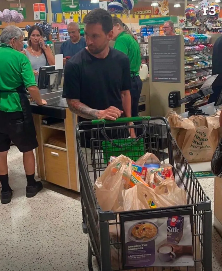 lionel-messi-en-el-supermercado-en-miami_w862