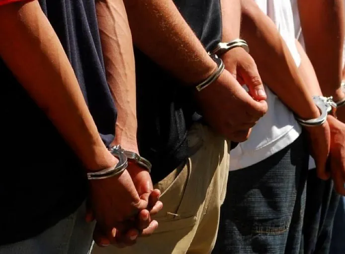 multimedia.normal.96eb77fd41b24aea.MjEyMDYtZGV0ZW5pZG9zMV9ub3JtYWwud2VicA%3D%3D