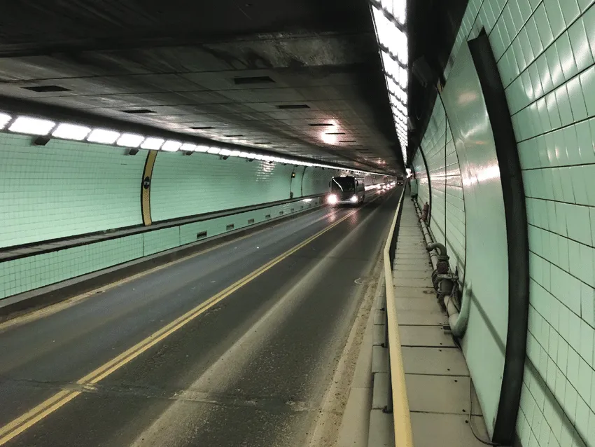 Figura-6-Interior-del-tunel-subfluvial