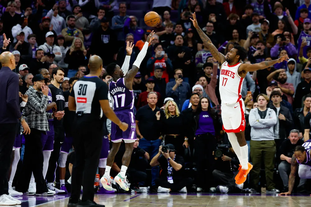 2025-12-22T060333Z_804901636_MT1USATODAY27869690_RTRMADP_3_NBA-HOUSTON-ROCKETS-AT-SACRAMENTO-KINGS_2025_12_22_14_10_49