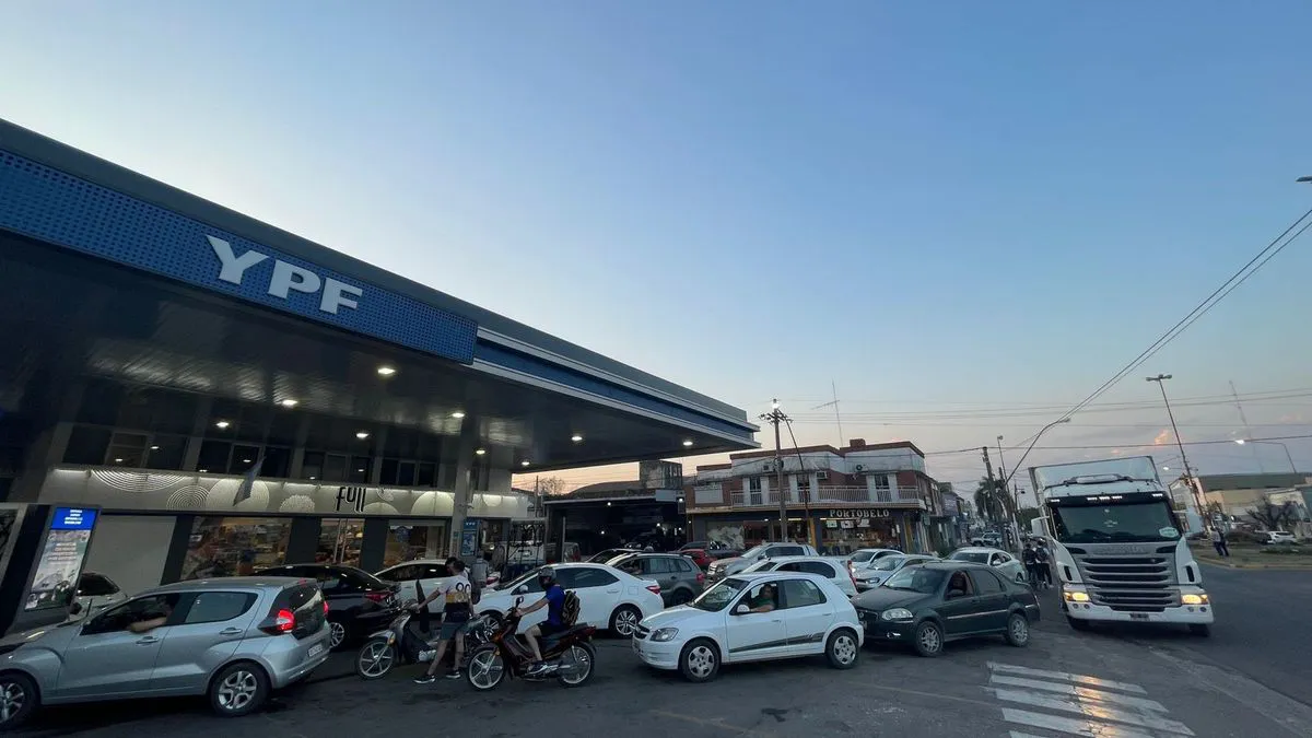 filas-ypf-aumento-nafta