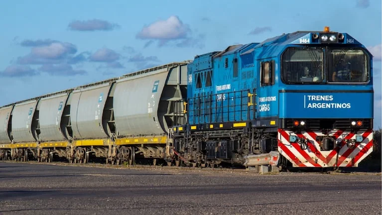 los-trenes-de-carga-vuelven-a-circular-por-el-ramal-c18-en-salta-despues-de-10-anos-reactivando-un-tramo-del-corredor-cerealero-del-noa-que-conecta-las-localidades-de-pichanal-con-joaquin-v-gonzalez-y-los-puertos-d