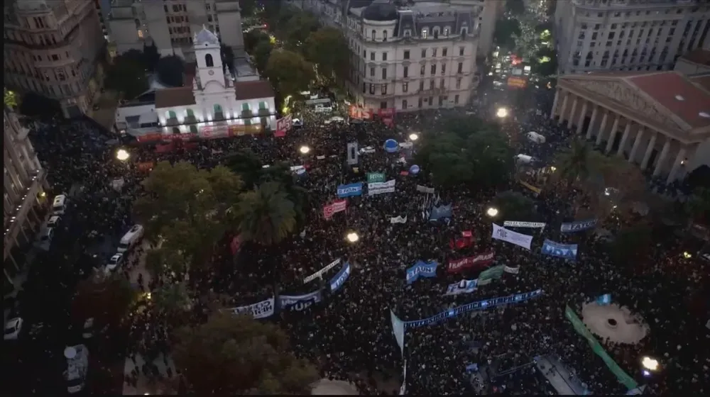 la-situacion-es-critica-las-universidades-leyeron-un-duro-comunicado-y-pidieron-que-se-aplique-la-ley-durante-la-marcha-foto-captura-tn-PTD64PIKVBBPDI6AWKUTQTMTY4