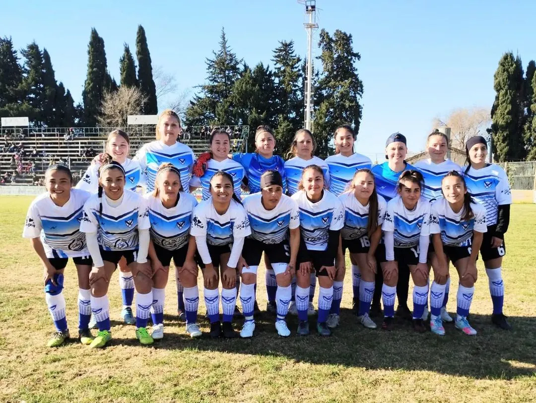 SPORTIVO RIVADAVIA SE CORONÓ CAMPEÓN   Por la final de la Liga Venadense de Fútbol Femenino, @sportivorivadavia derrotó 2-1 a @club_centenariook y logró un nuevo campeonato!!!  #Apertura2024Goles- PT 2' Guadalupe 