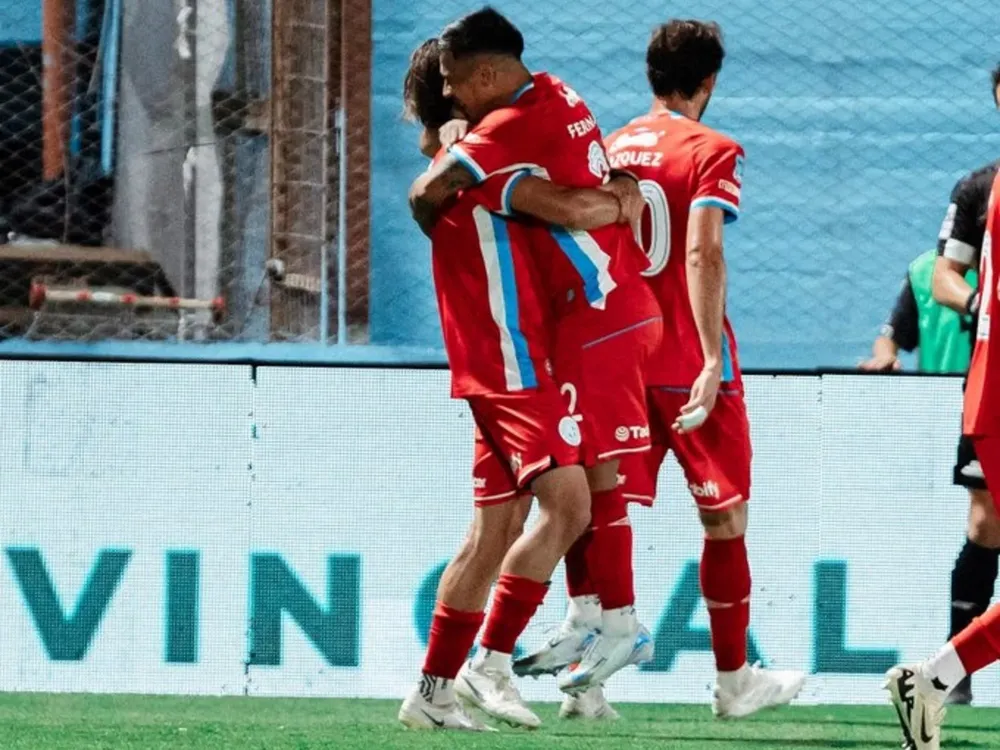 8Y0TPWVqA_2000x1500__1