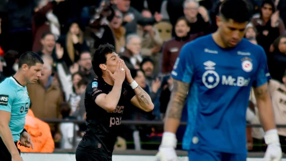 Platense empató el clásico y Argentinos dejó pasar la punta anual