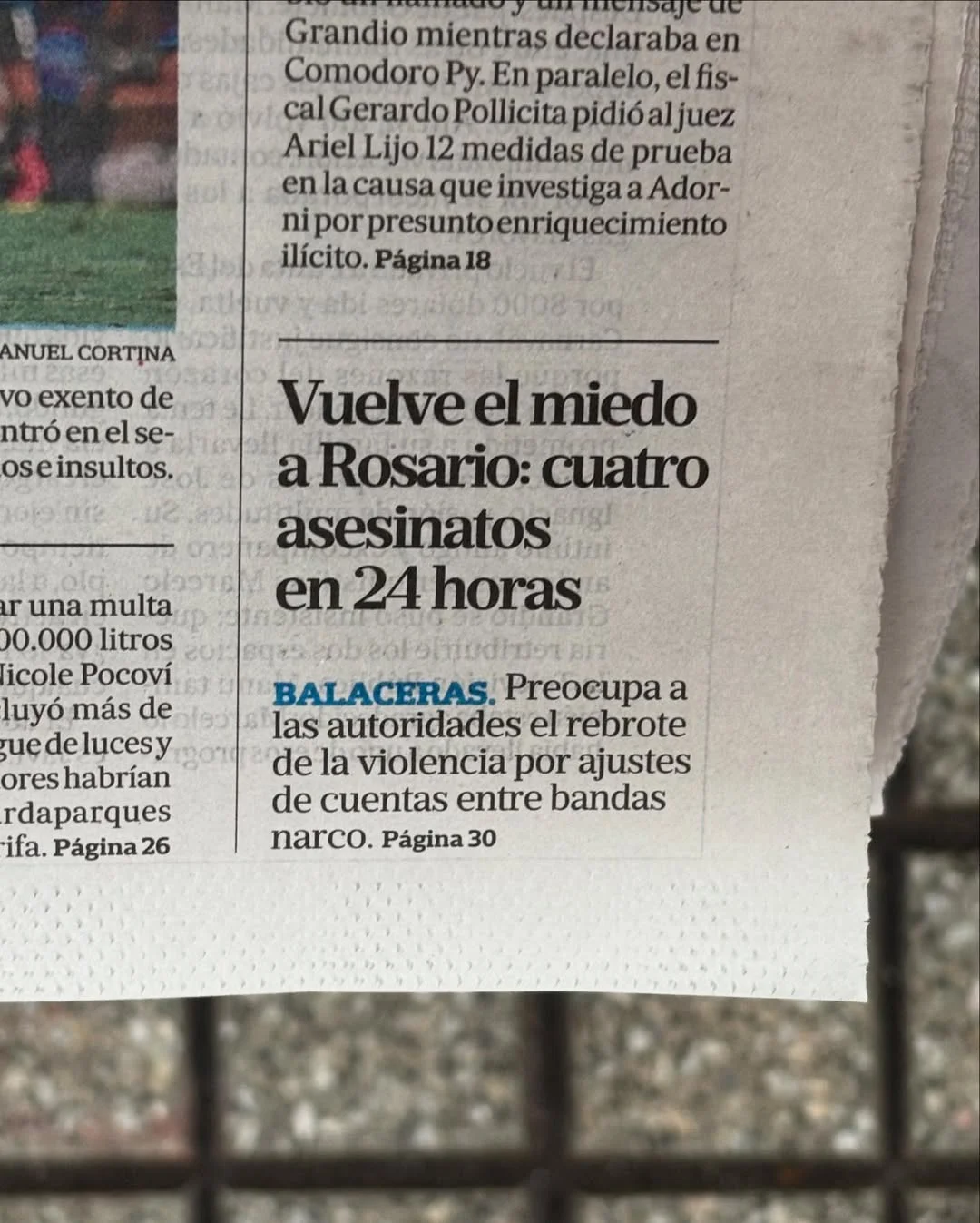 🔴Tapa del diario La Nación- “Vuelve el miedo a Rosario, cuatro asesinatos en 24 horas”.La ciuda