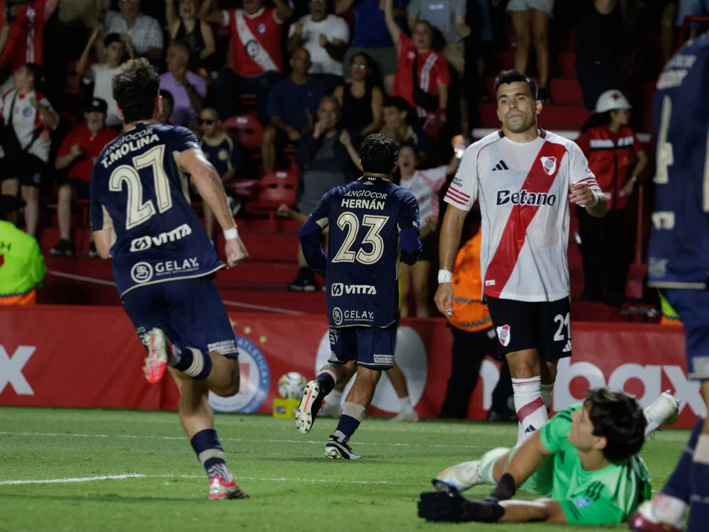 iUYoVes5u_2000x1500__1