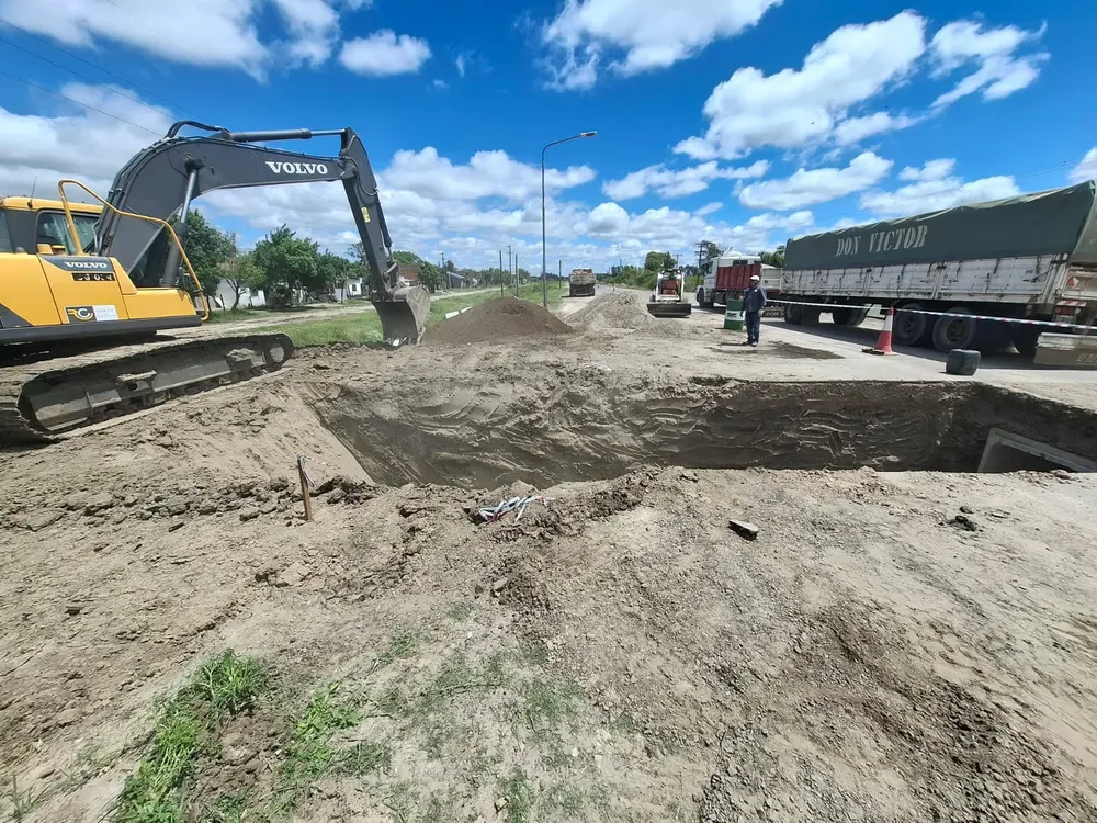 Construyen alcantarillas y un túnel para mejorar el drenaje en Reconquista